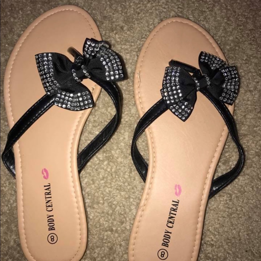 Flip flops with sequined bows